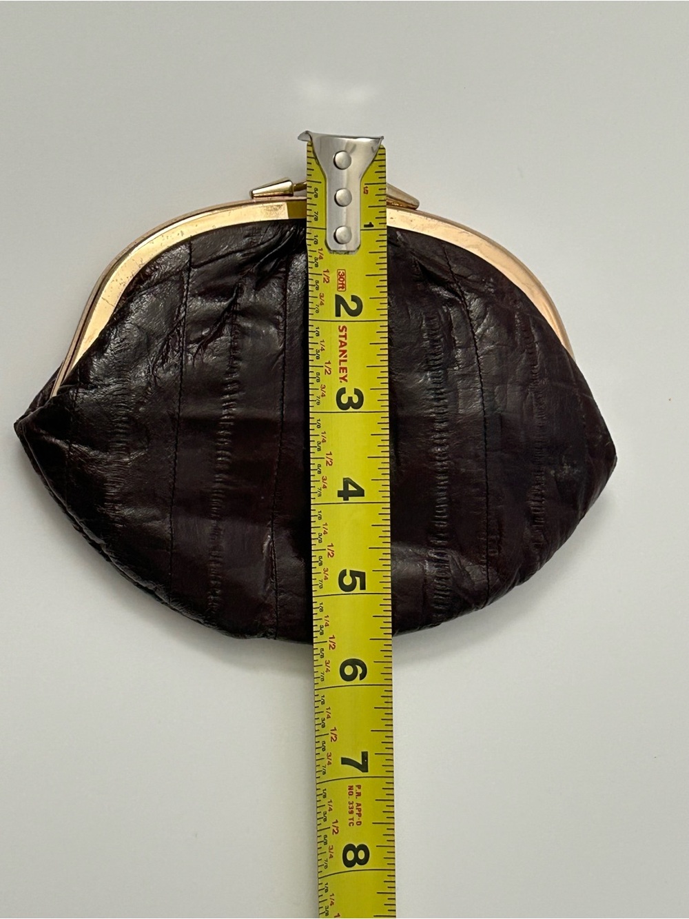 VTG Genuine Eel Skin Double Kiss Lock Coin Change Purse
Brown Burgundy Gold - Picture 10 of 10
